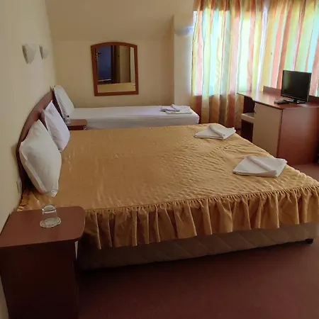 Family Mimosa تساريفو