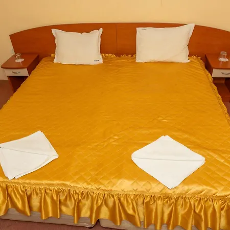 Family Mimosa فندق