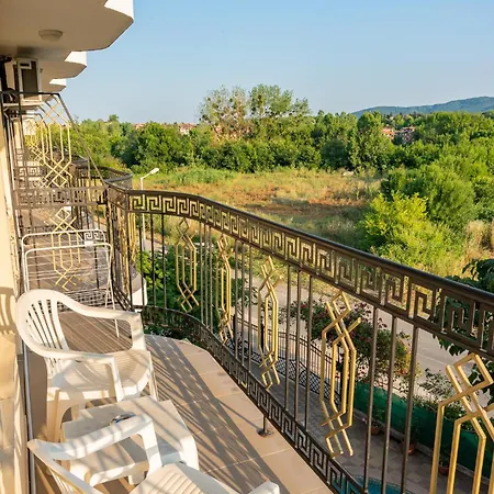 Family Mimosa تساريفو