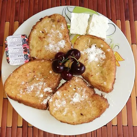 Family Mimosa فندق تساريفو