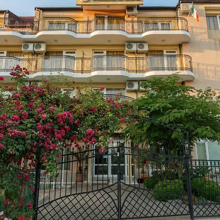 Family Mimosa Hotel