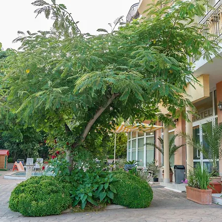 Family Mimosa Hotel Tsarevo