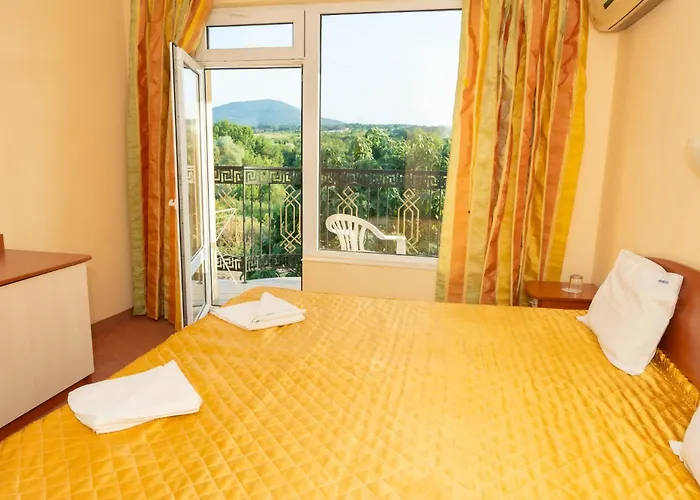 Family Mimosa Otel Tsarevo